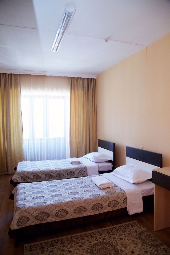 Economy Twin Room, Shared Bathroom