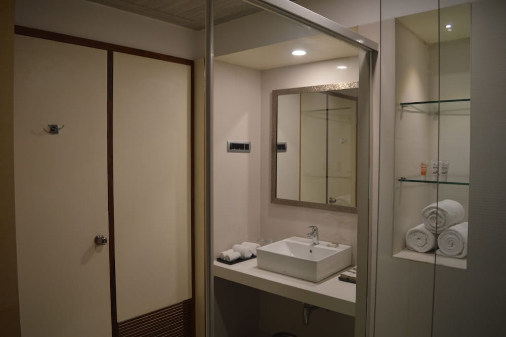 Suite, 1 Queen Bed (Garden Bungalow)