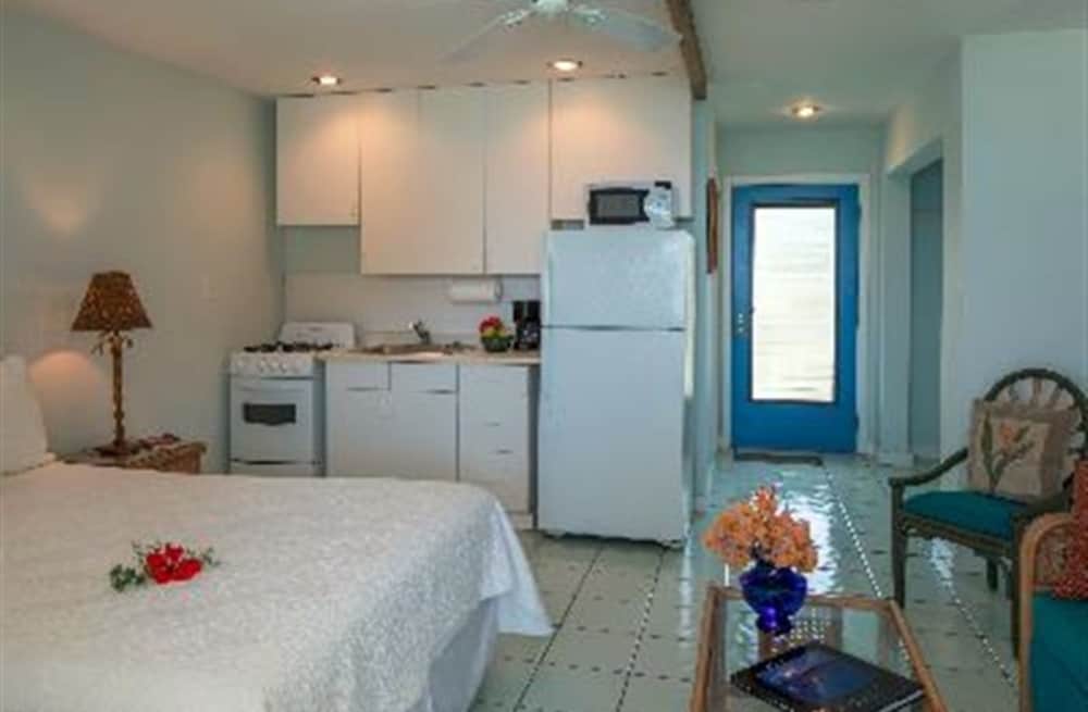 Waterfront Studio Suite (Alamanda) photo 1