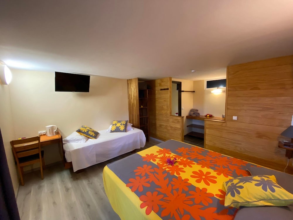 Superior Triple Room photo 2