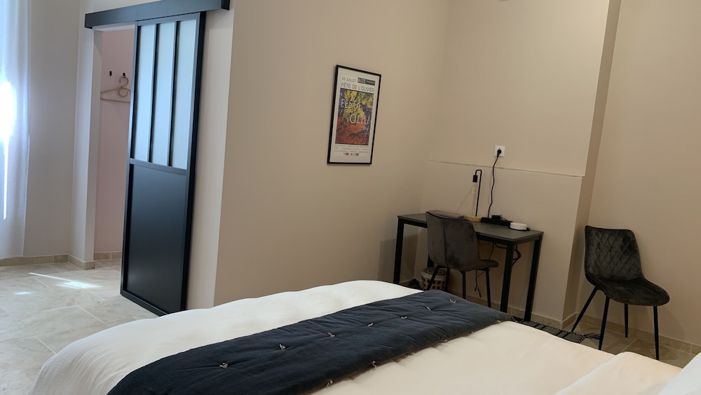 Deluxe Triple Room photo 3