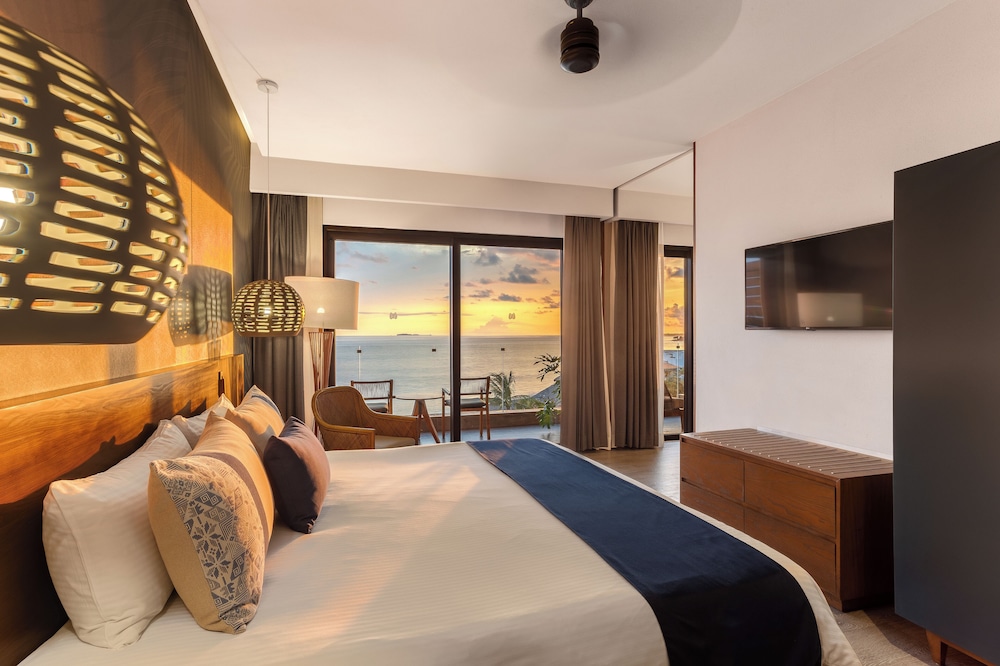 Armony 2 Bedrooms Executive Suite, 1 King Bed (Ocean View) - Photo 1
