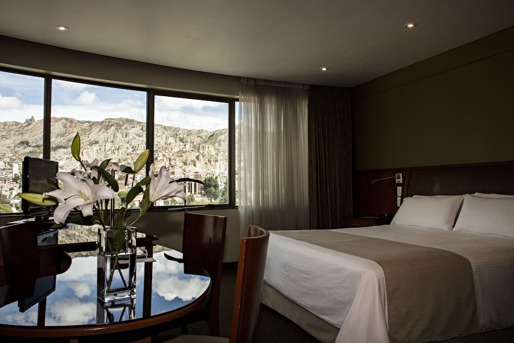 Suite, 1 King Bed - Photo 1