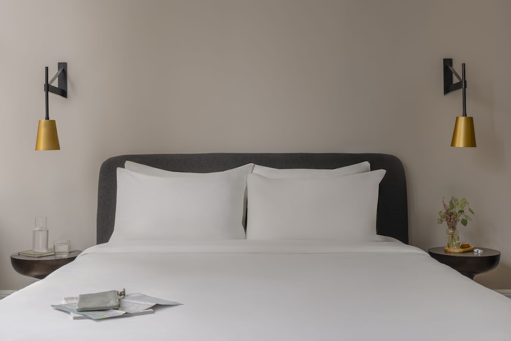 Room, 1 Queen Bed, Kitchenette photo 2