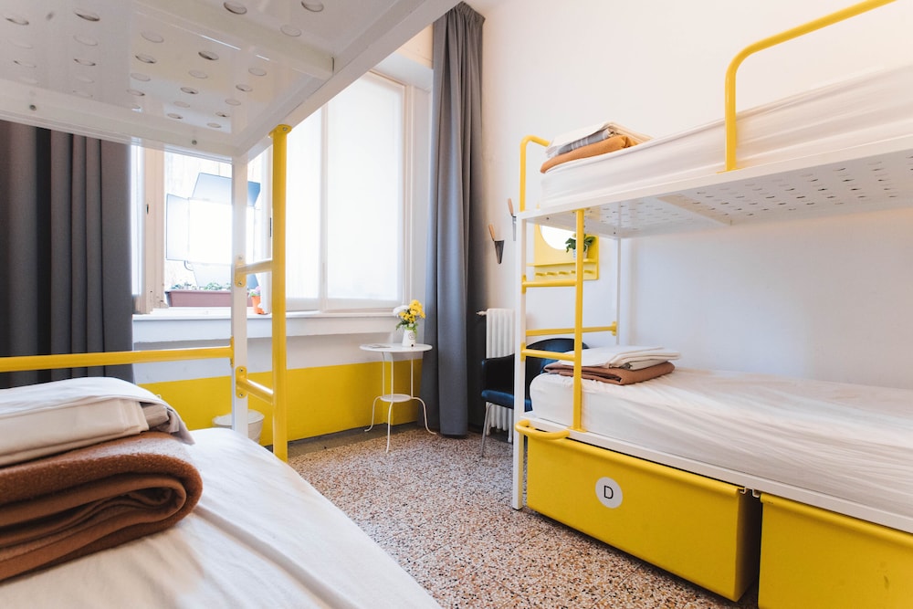 Shared Dormitory, Women only (5 pax) photo 3
