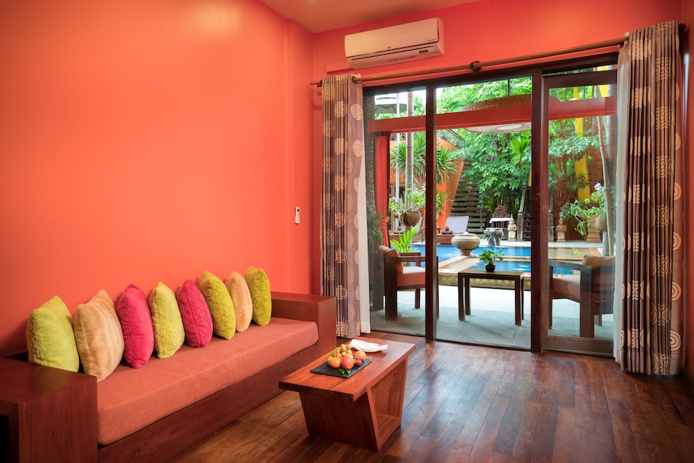 Royal Suite, Pool Access photo 3