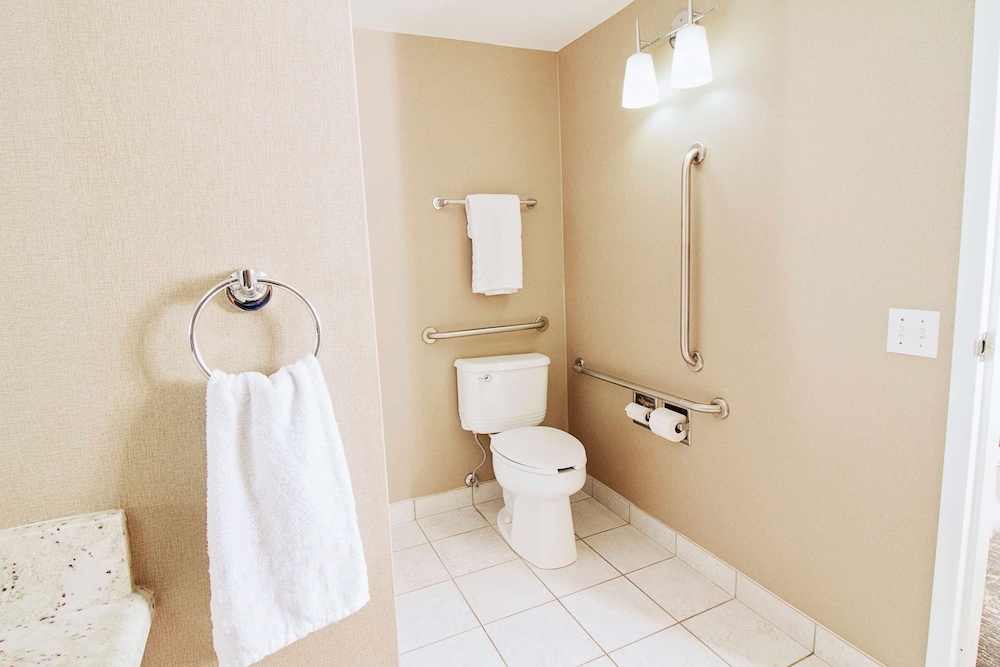 Standard Room, 1 Queen Bed, Accessible, Refrigerator & Microwave