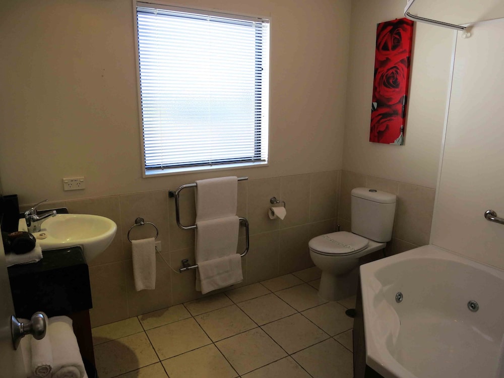 Standard Suite, 2 Bedrooms, Non Smoking, Kitchen (Units) photo 3