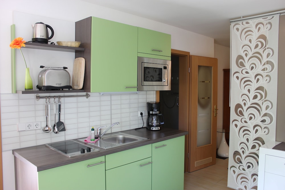 Deluxe Studio, 1 Queen Bed, Non Smoking, Kitchenette (Moritzburg) photo 2