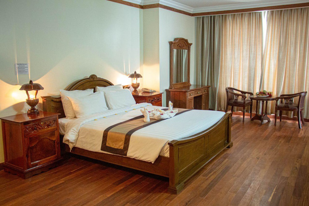 Pursat Royal Suite