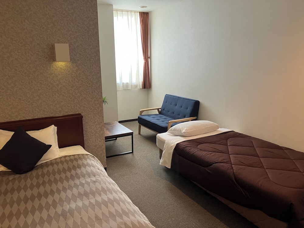 Triple Room, Smoking photo 3