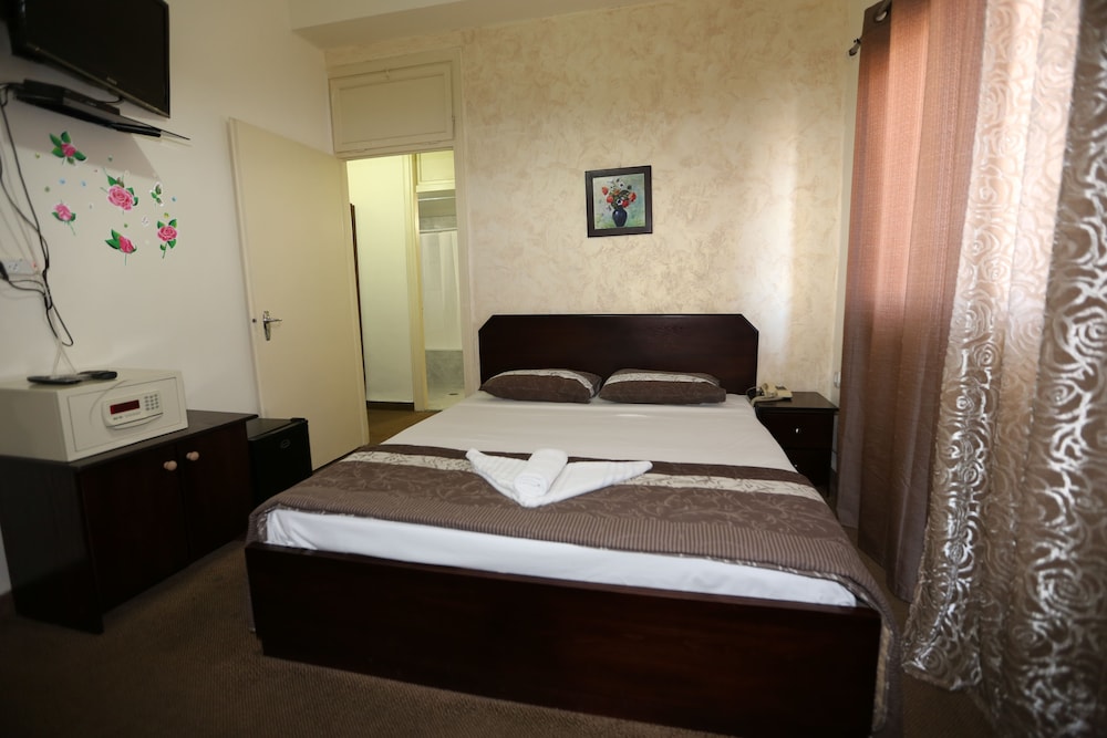 Standard Room photo 2