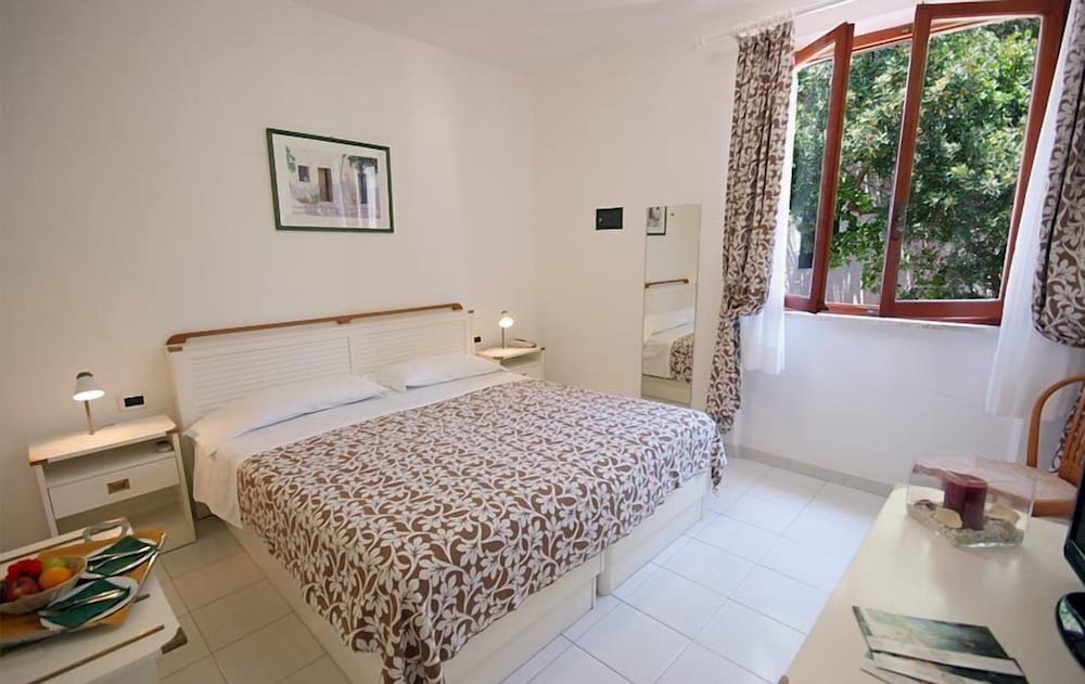 Standard Double or Twin Room photo 1