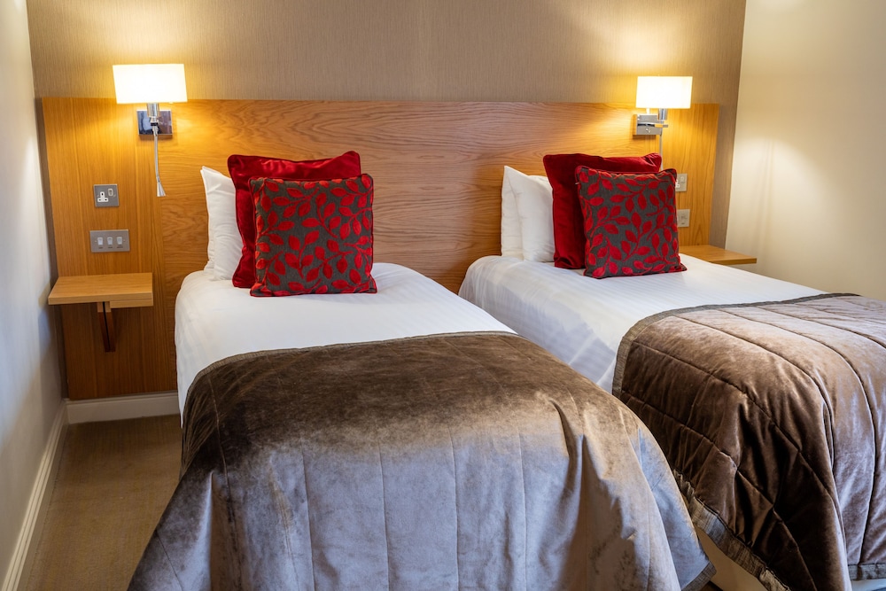 Classic Room, 2 Twin Beds, Non Smoking (with Sofabed) photo 1