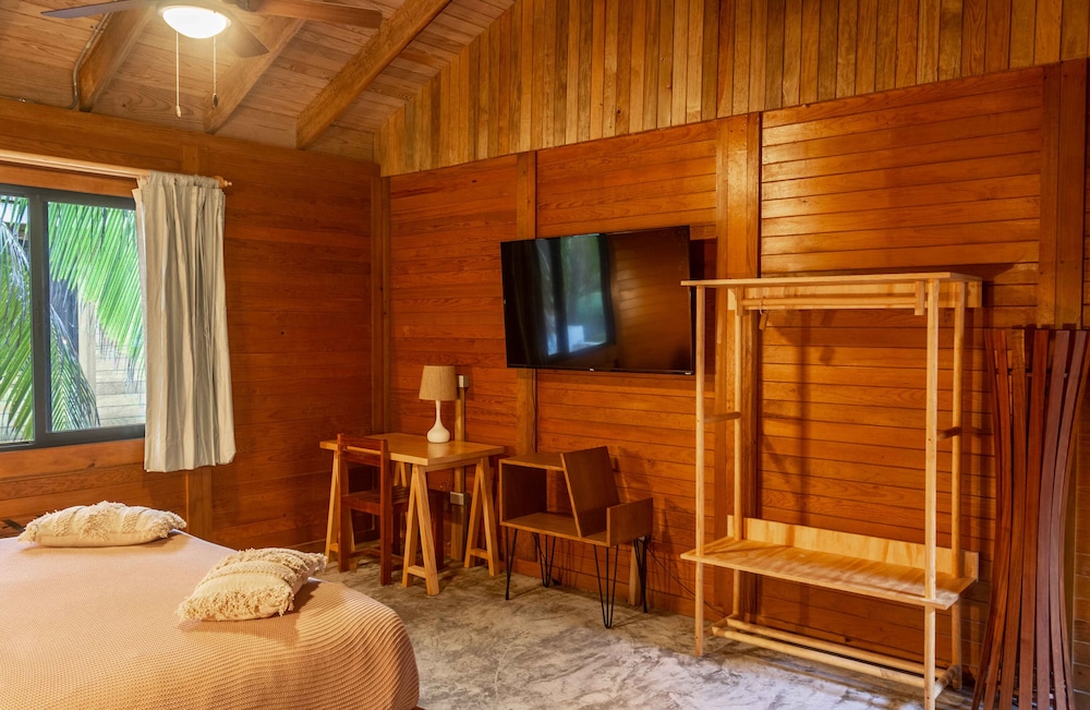Suite - Photo 3
