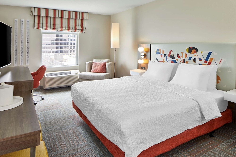 Room, 1 King Bed, Accessible - Photo 2