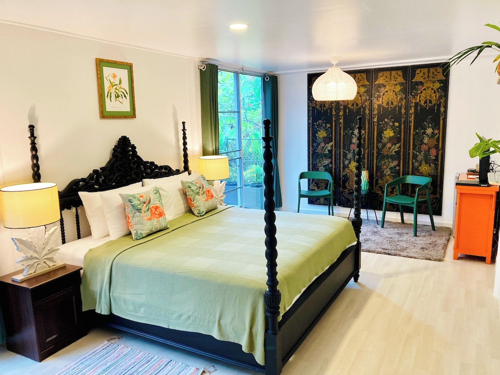 Signature Room photo 1