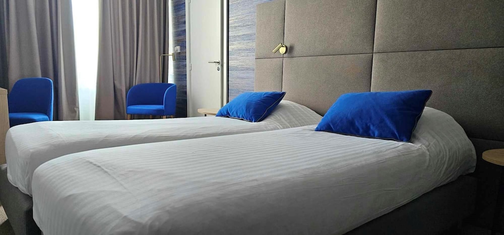 Executive Double Room, 2 Twin Beds photo 2