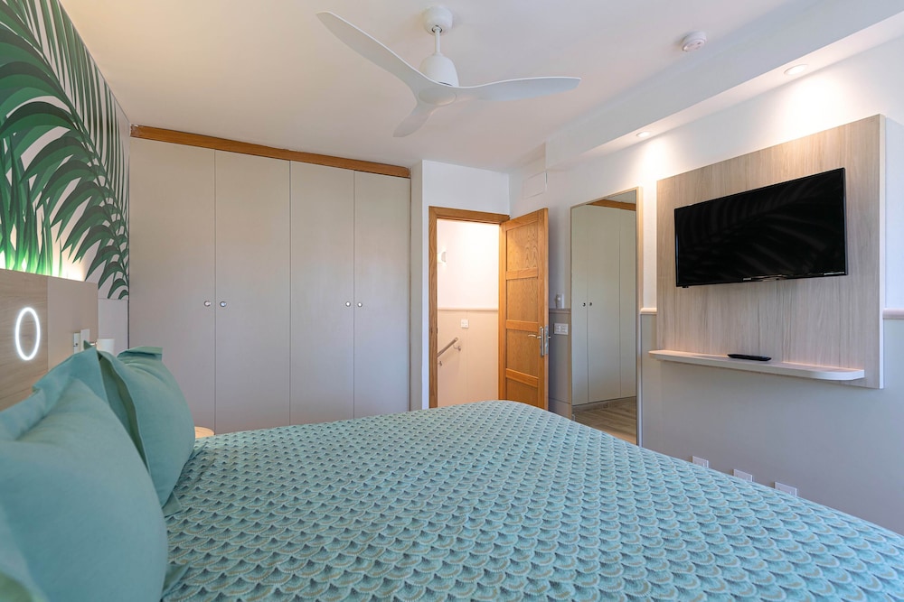 Bungalow, 2 Bedrooms (PLUS) (3 adults + 1 child)) thumbnail 6