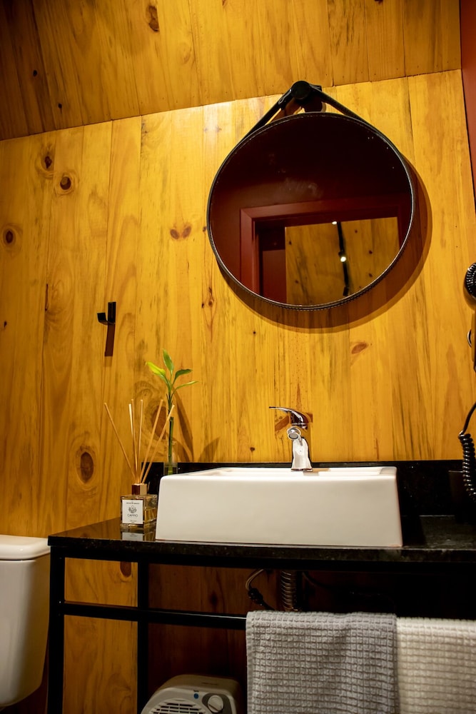 Luxury Cabin, Hot Tub, Mountain View photo 2