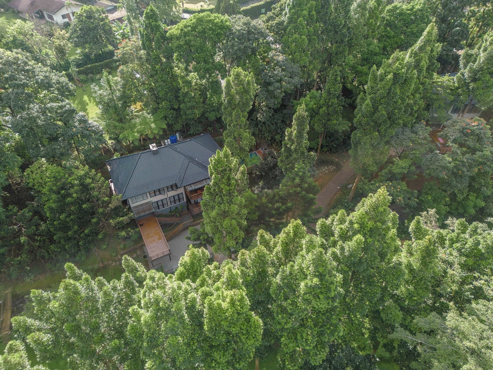 5 Bedrooms Kalyana Residence photo 3