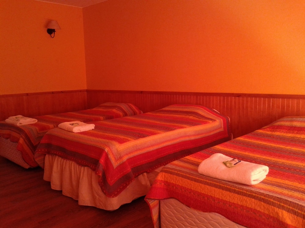 Standard Triple Room, 3 Twin Beds, Private Bathroom photo 2