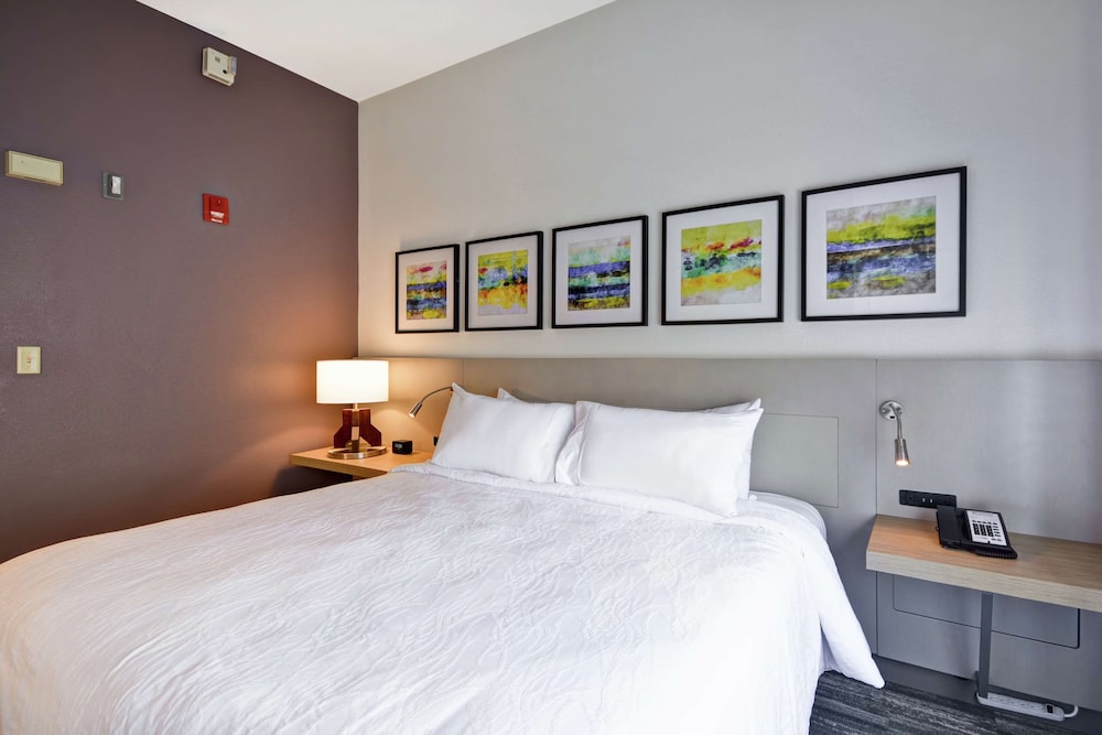 Junior Suite, One King Bed, Accessible - Photo 2