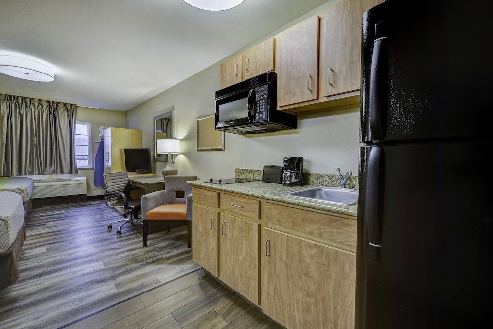 Deluxe Room, 2 Queen Beds, Accessible, Non Smoking - Photo 8