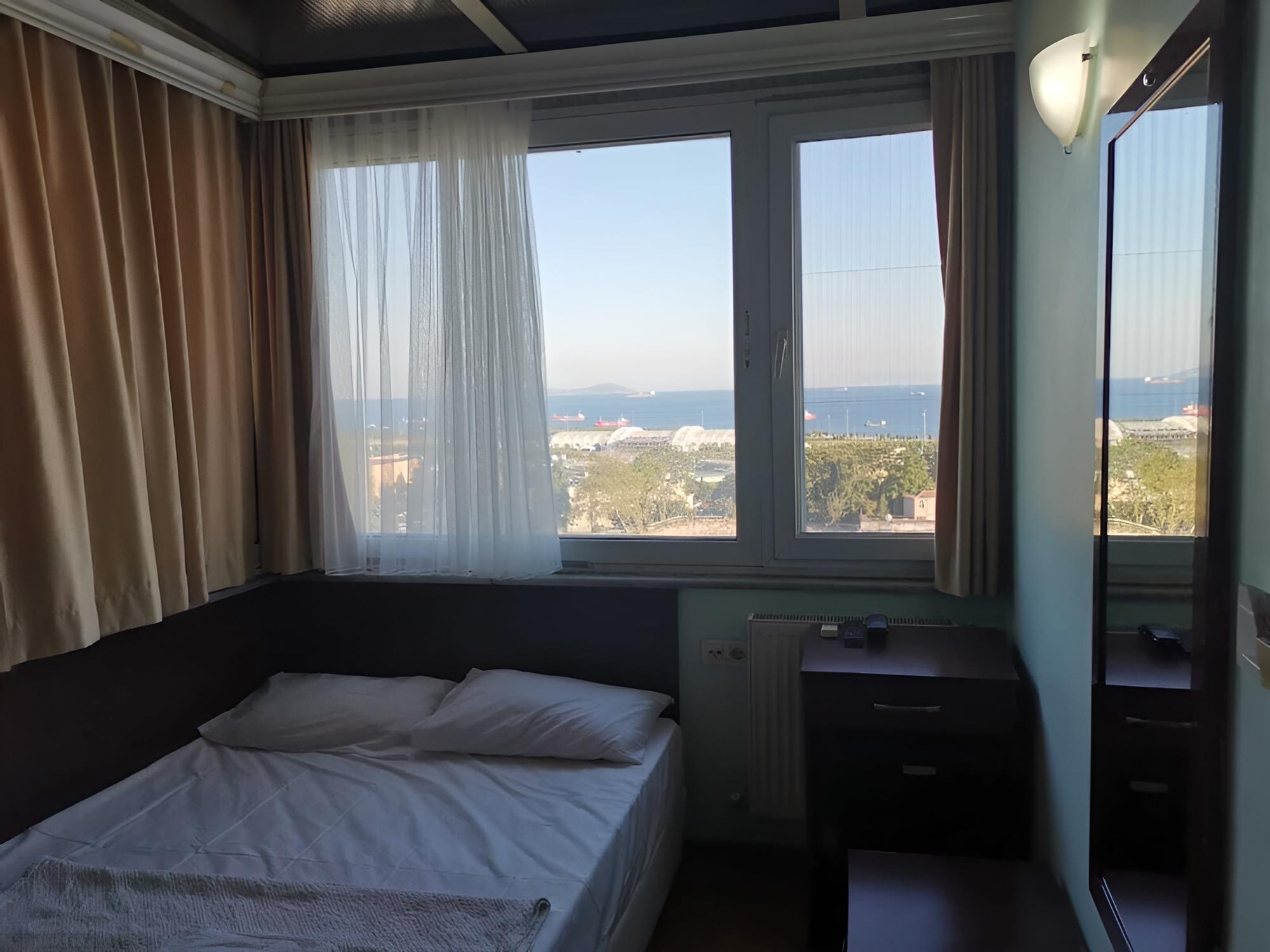 Basic Double Room photo 3