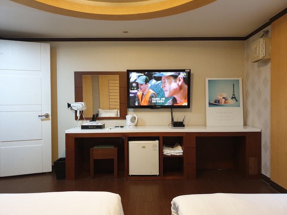 Standard Twin Room photo 3
