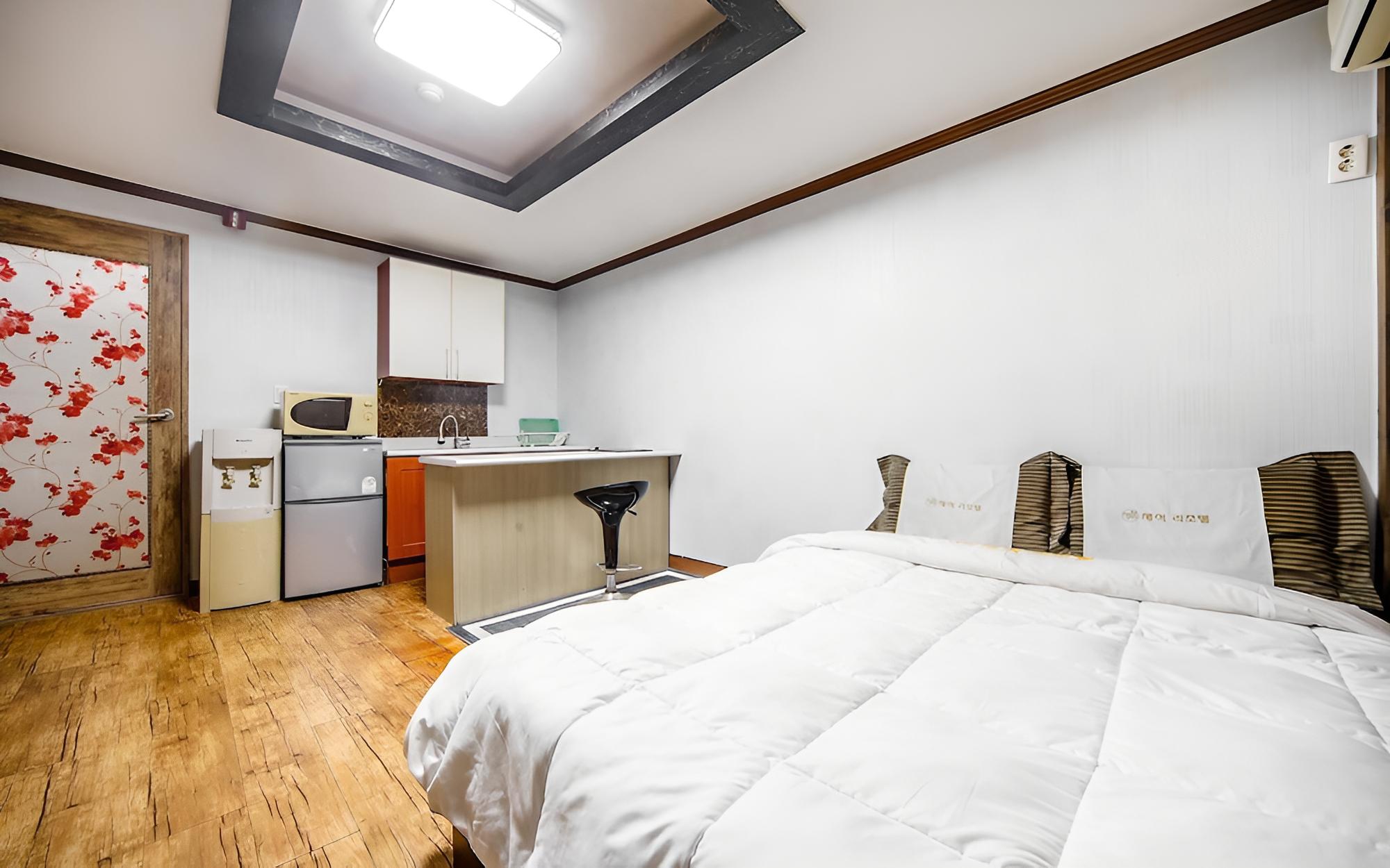 Room (40m Pension Room) - Photo 6