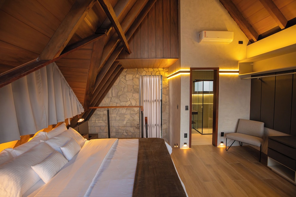 Family Chalet, 2 Bedrooms, Mountain View photo 3