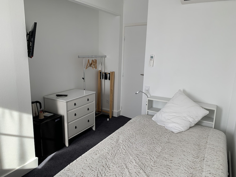 Single Room, 1 Large Twin Bed photo 2