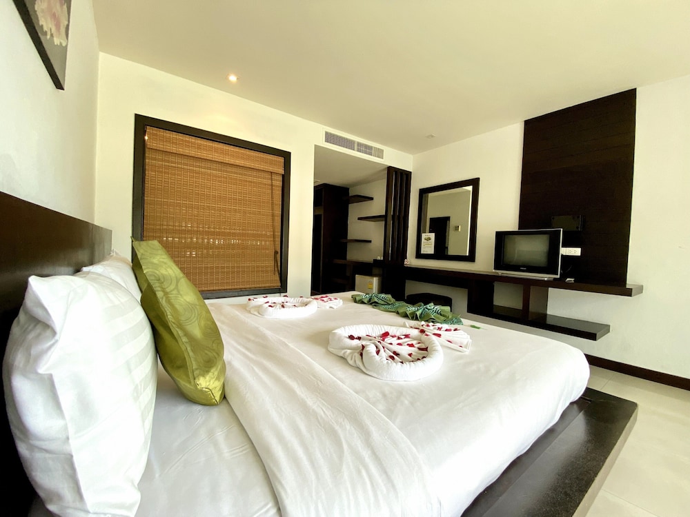Deluxe Double Room - Photo 24