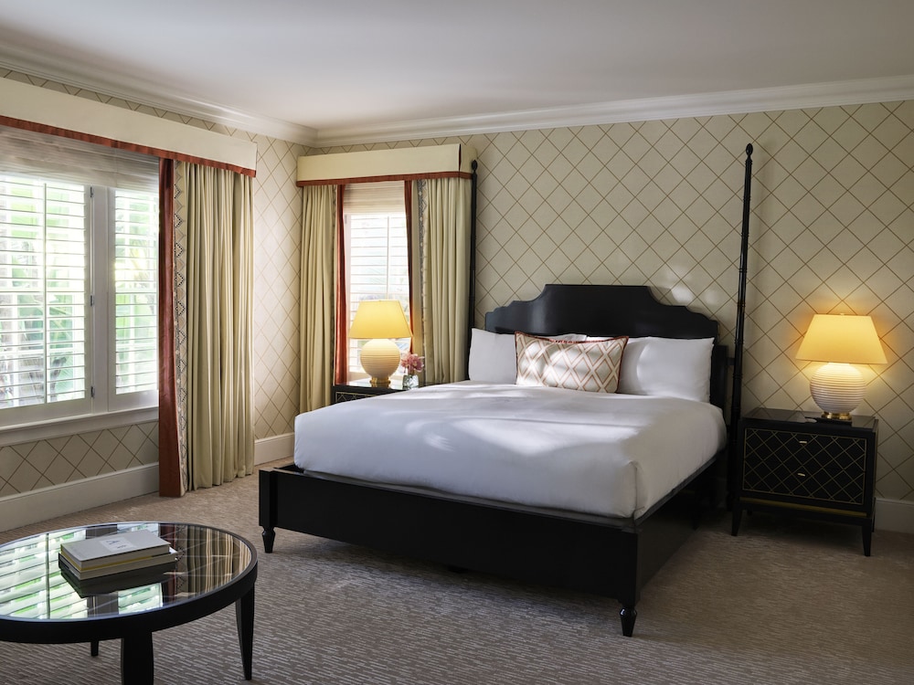 Crescent Bungalow Suite