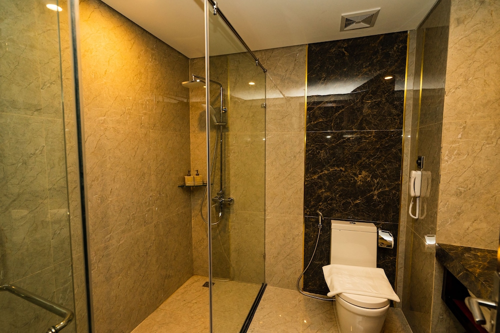 Family Suite, Multiple Beds, City View photo 3