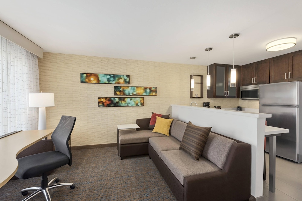 Studio, 1 King Bed with Sofa bed (Mobility/Hearing Accessible, Tub) photo 2