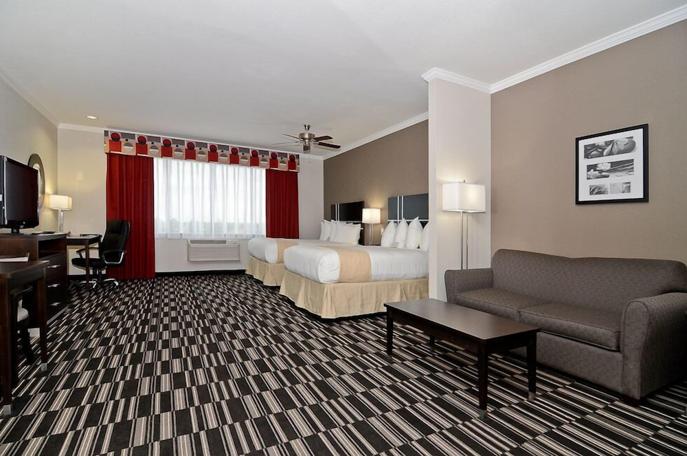 Suite, Multiple Beds, Non Smoking photo 1