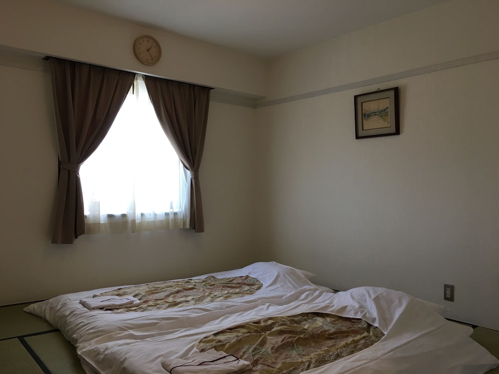 Traditional Twin Room, Smoking (Japanese-style Room) photo 1
