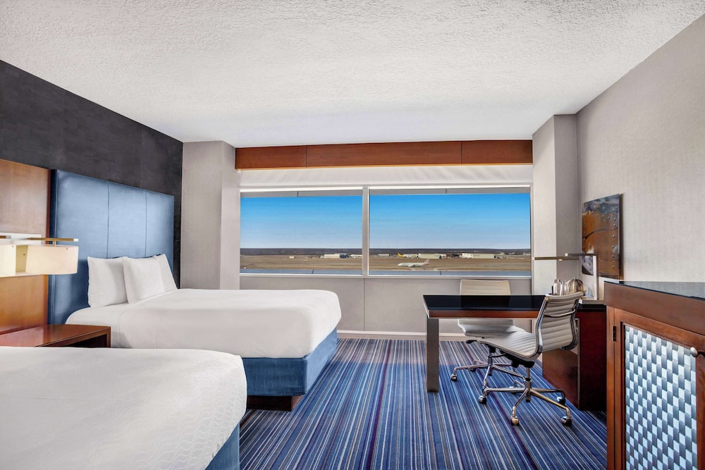 Room, 2 Queen Beds (Runway View) - Photo 1