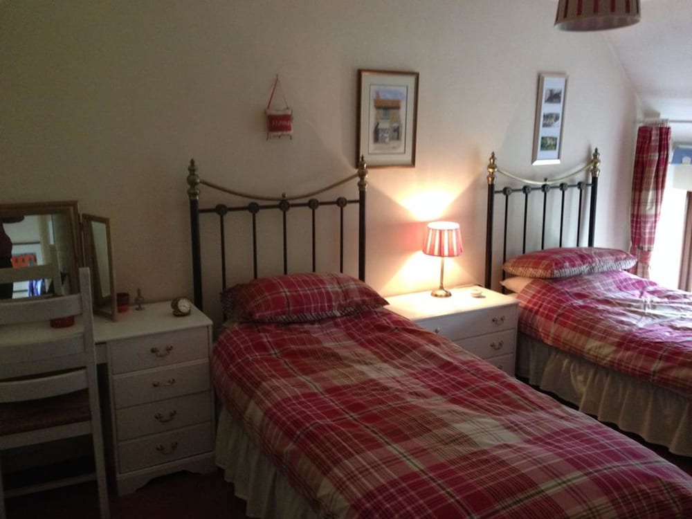 Twin Room (Cottage) photo 1