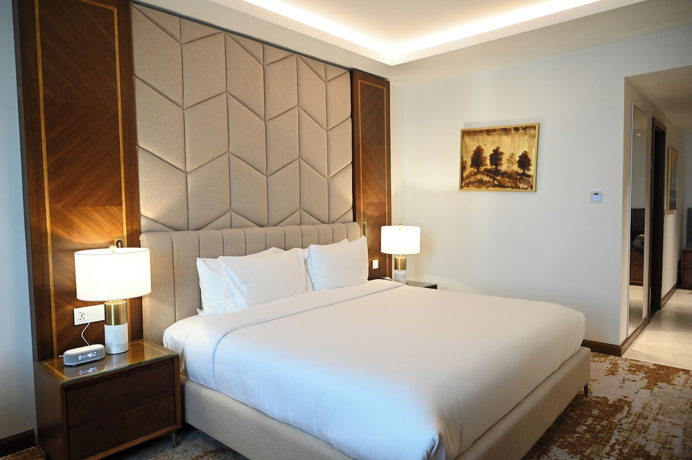 Classic Room, 1 King Bed photo 2