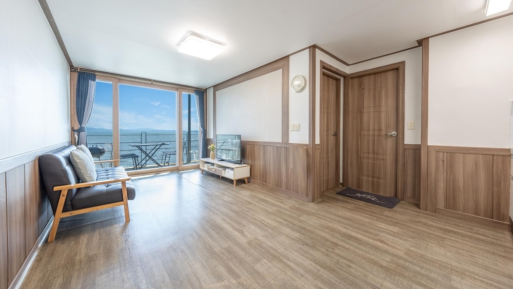 Basic Room, 1 Bedroom (Room 202)
