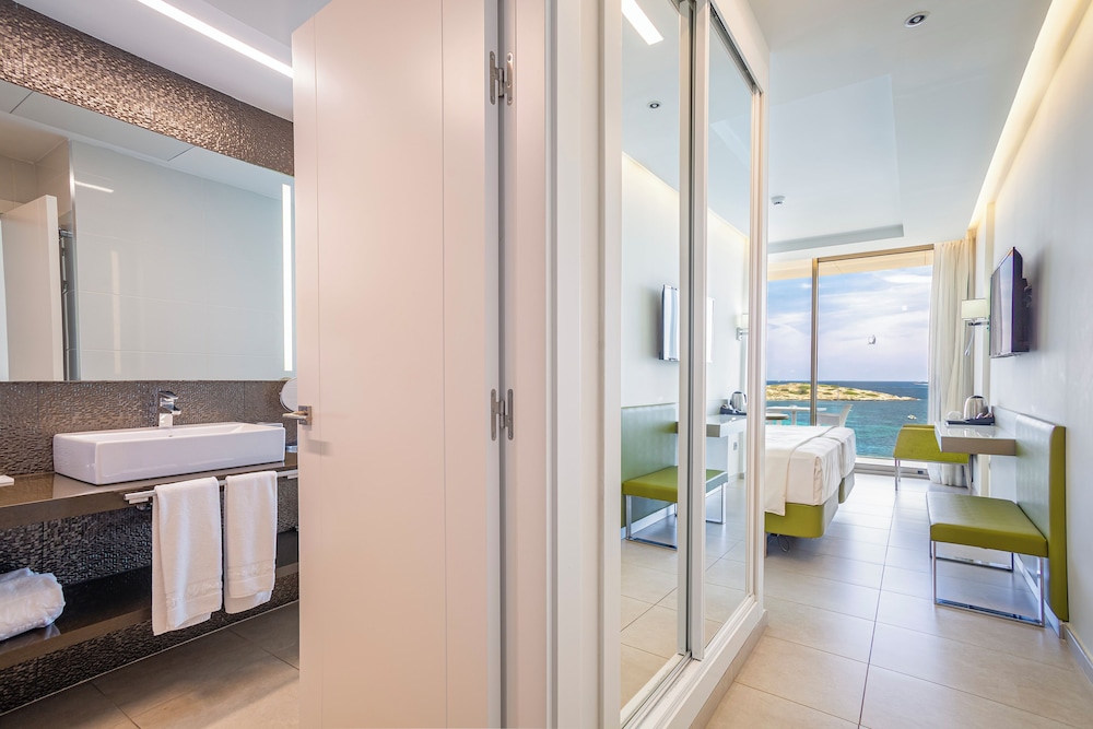Standard Double Room, Sea View - Photo 4