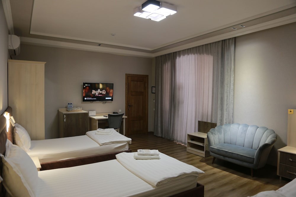 Deluxe Double or Twin Room photo 3