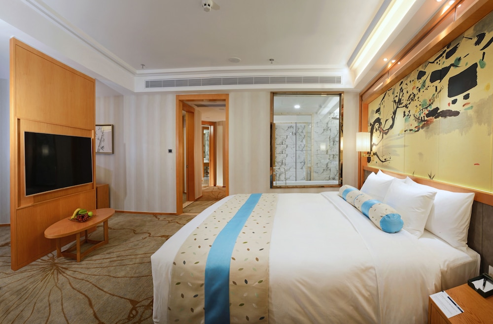 Deluxe Business Suite