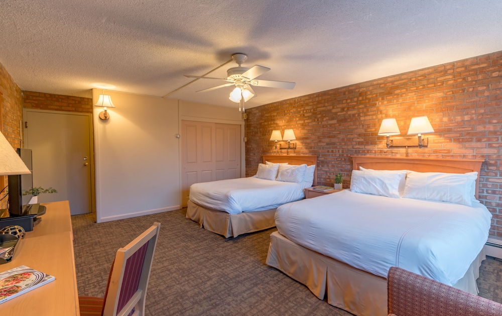 Deluxe Room, 2 Queen Beds - Photo 3