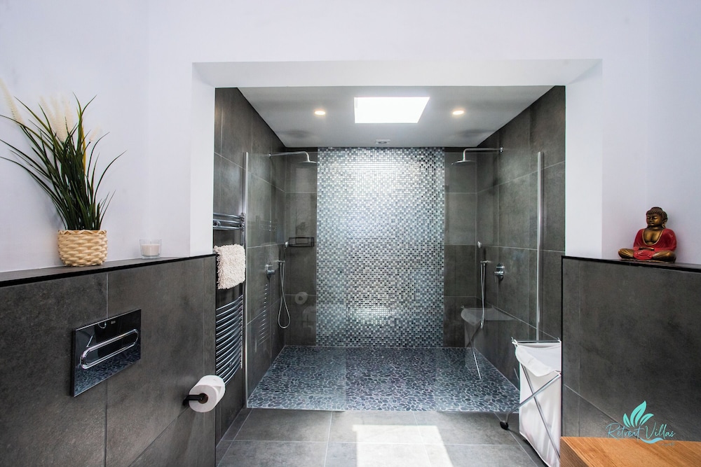 Villa photo 3
