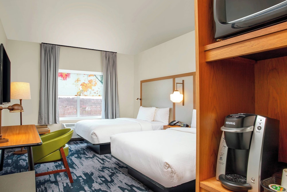 Room, 2 Queen Beds (Mobility/Hearing Accessible, Tub) - Photo 2