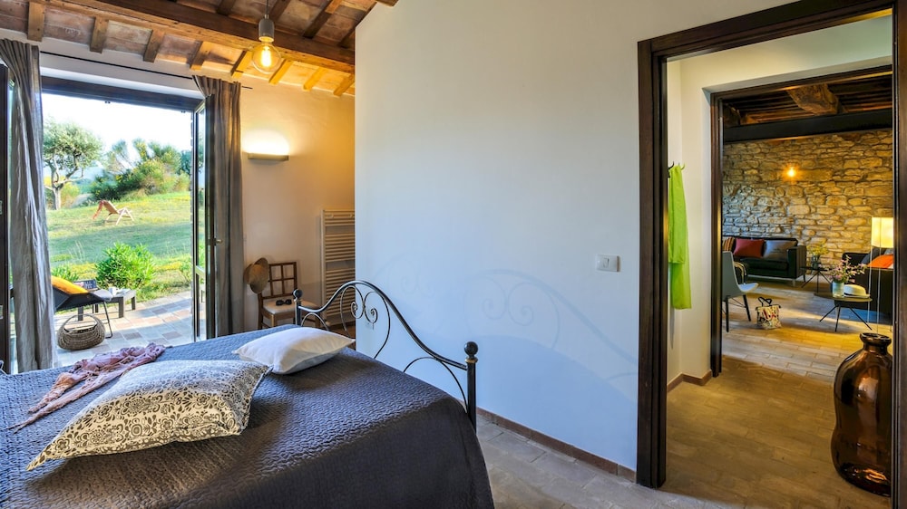 Villa photo 1